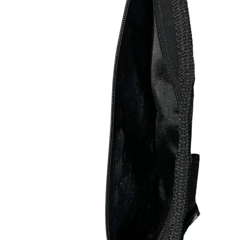 Baggallini slim wallet, black, adjustable strap‎